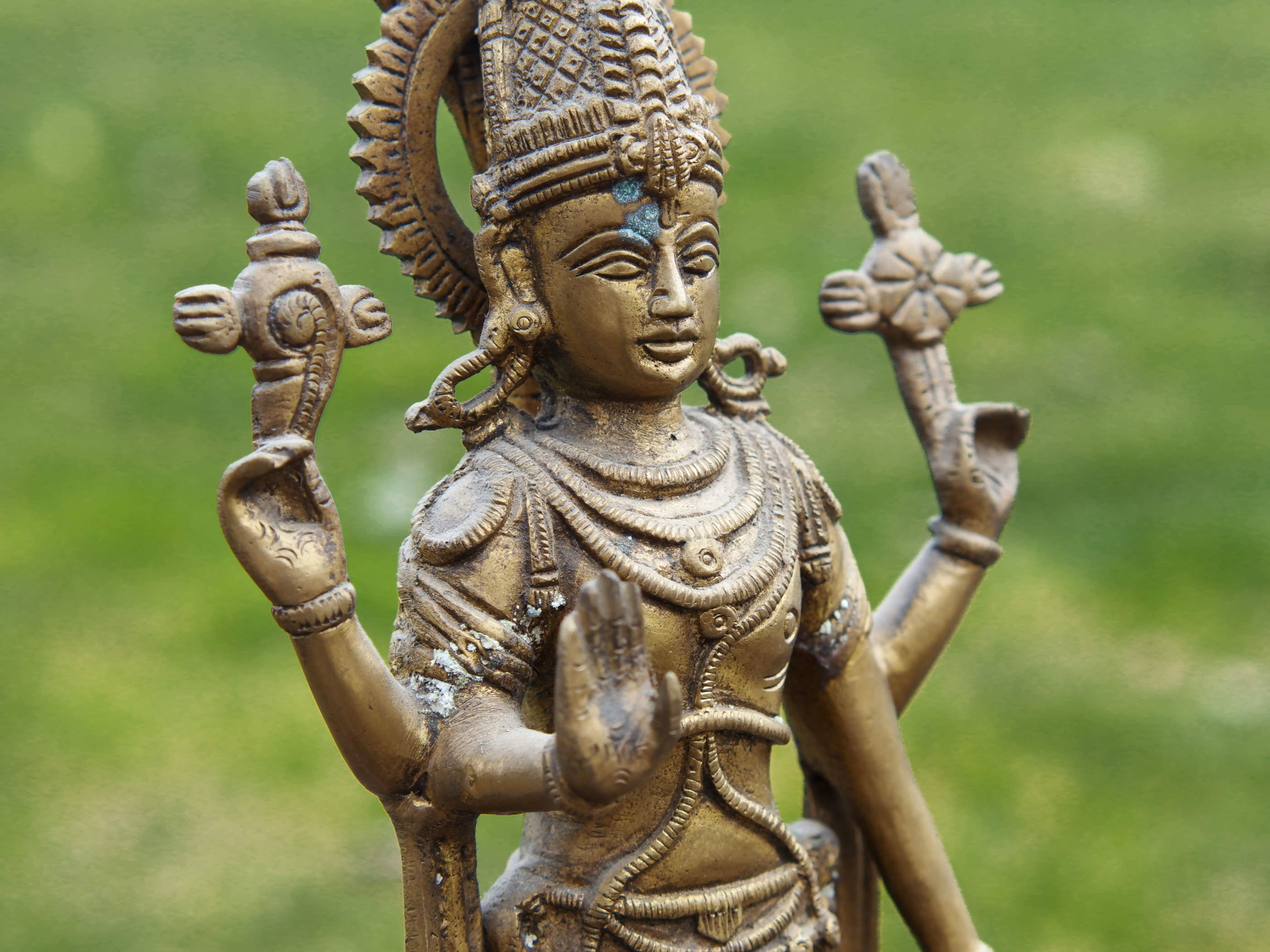 statuetta indiana in lega di metalli raffigurante vishnu Databile primi '90013x7 h32 cm peso 2260 gr 