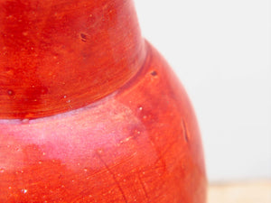 Vaso Marocco lavorato e dipinto in terracotta. La lavorazione tradizionale marocchina della terracotta prevede che venga impastata, cotta, smaltata e nuovamente cotta nel forno a legna (non nel forno a gas che rende lo smalto omogeneo e senza l'effetto delle crepe presente invece in questo vaso).  Dimensioni Diametro 16 h 30cm  per info ed ulteriori foto mail info@etniko.it watshapp 0039 3338778241 facebook / instagram / pinterest : etnikobycrosato