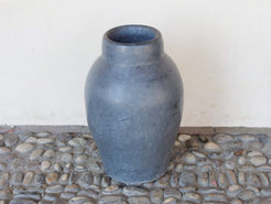 Vaso tadelakt, un intonaco di origine marocchina tipico della città di Marrakech, un metodo completamente ecologico basato sull'utilizzo di calce idrata, sapone nero, pigmenti naturali e cere. Dimensioni Diametro 29 h49cm.   per info ed ulteriori foto info@etniko.it facebook / instagram / pinterest : etnikobycrosato 0039 3338778241