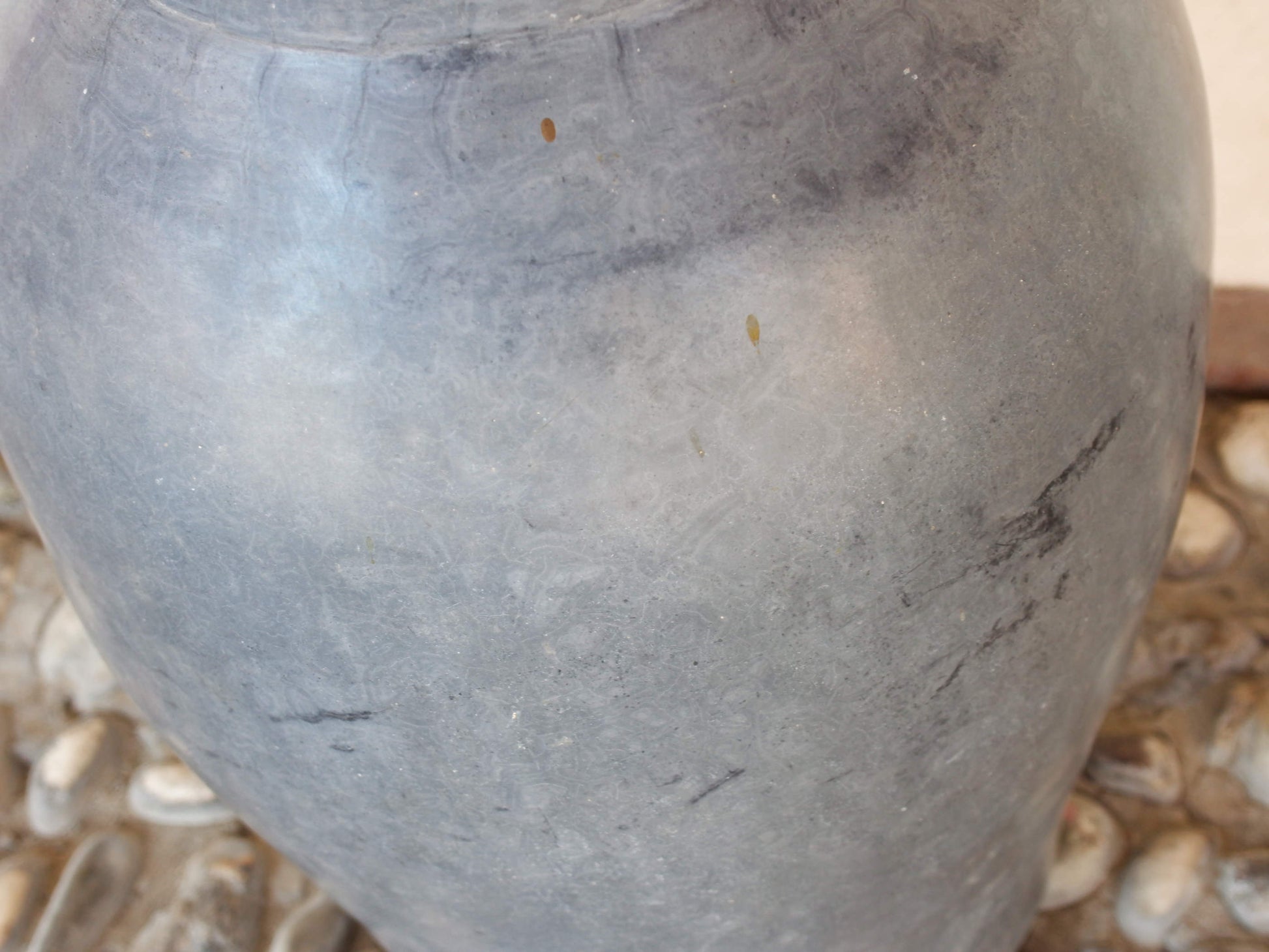 Vaso tadelakt, un intonaco di origine marocchina tipico della città di Marrakech, un metodo completamente ecologico basato sull'utilizzo di calce idrata, sapone nero, pigmenti naturali e cere. Dimensioni Diametro 29 h49cm.   per info ed ulteriori foto info@etniko.it facebook / instagram / pinterest : etnikobycrosato 0039 3338778241