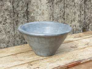Vaso, ciotola tadelakt, un intonaco di origine marocchina tipico della città di Marrakech, un metodo completamente ecologico basato sull'utilizzo di calce idrata, sapone nero, pigmenti naturali e cere. Dimensioni Diametro 36 h19cm.