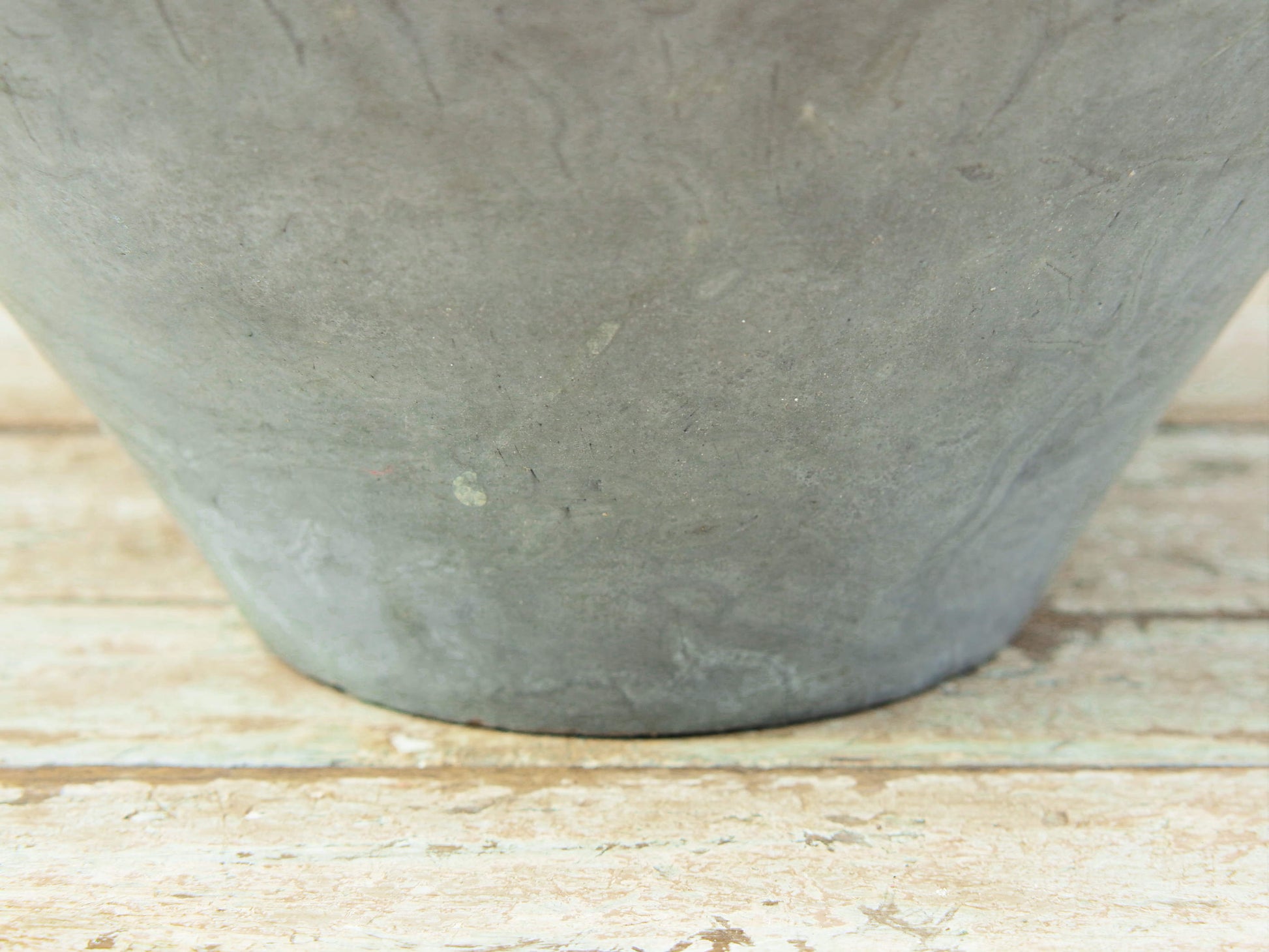 Vaso, ciotola tadelakt, un intonaco di origine marocchina tipico della città di Marrakech, un metodo completamente ecologico basato sull'utilizzo di calce idrata, sapone nero, pigmenti naturali e cere. Dimensioni Diametro 36 h19cm.