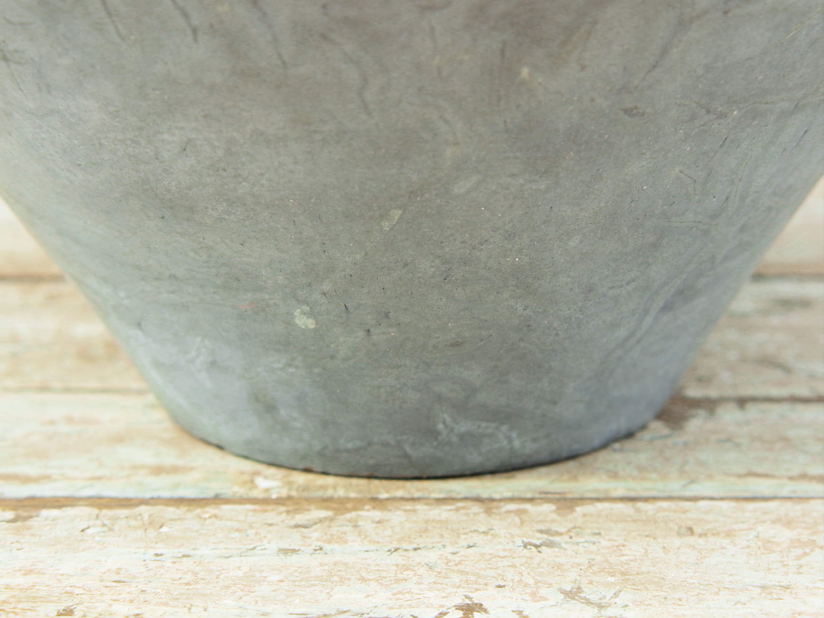 Vaso, ciotola tadelakt, un intonaco di origine marocchina tipico della città di Marrakech, un metodo completamente ecologico basato sull'utilizzo di calce idrata, sapone nero, pigmenti naturali e cere. Dimensioni Diametro 36 h19cm.