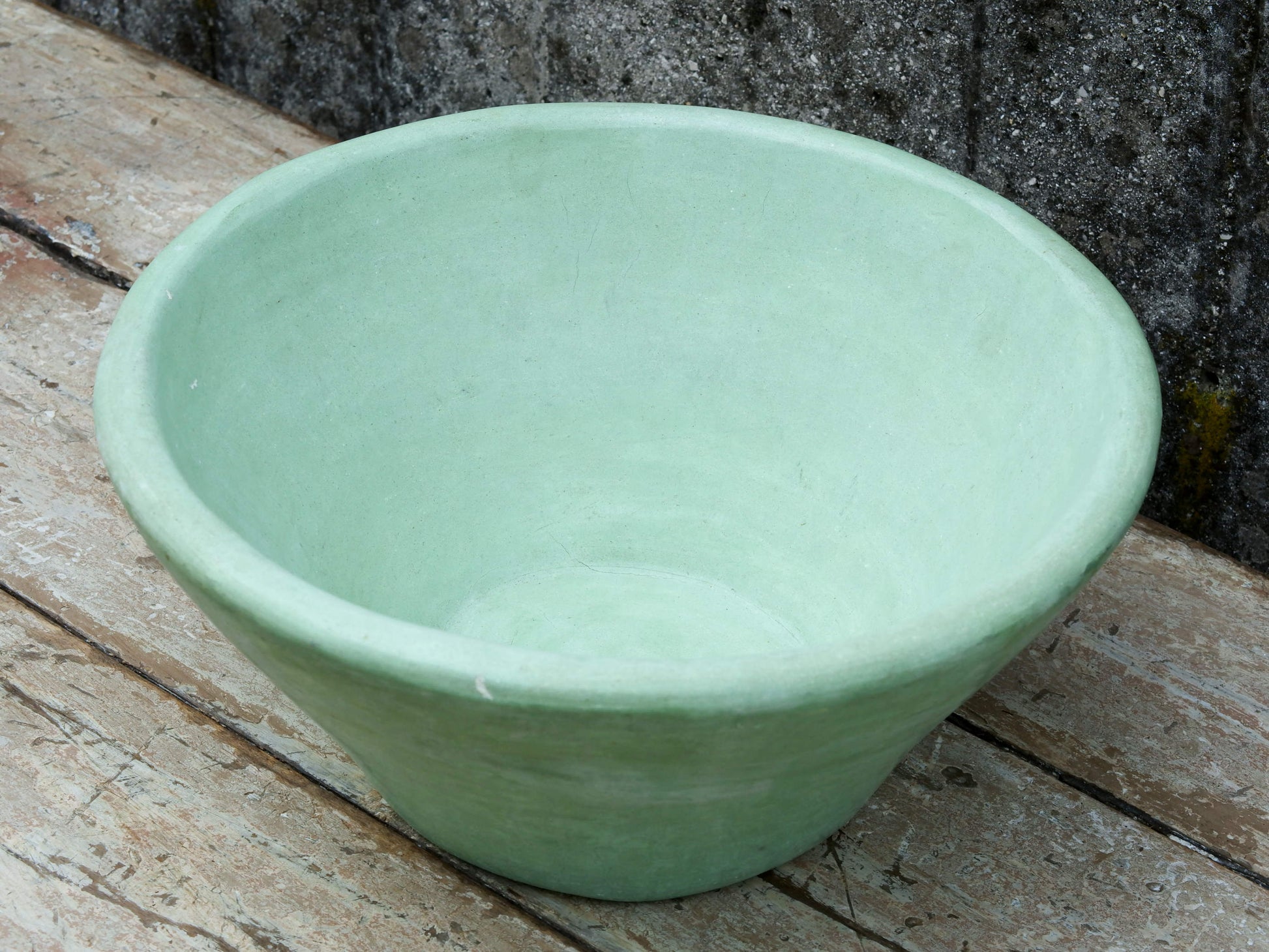 Vaso, ciotola tadelakt, un intonaco di origine marocchina tipico della città di Marrakech, un metodo completamente ecologico basato sull'utilizzo di calce idrata, sapone nero, pigmenti naturali e cere.Dimensioni Diametro 36 h17cm.