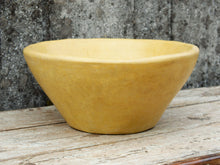 Carica l&#39;immagine nel visualizzatore di Gallery, Vaso, ciotola tadelakt, un intonaco di origine marocchina tipico della città di Marrakech, un metodo completamente ecologico basato sull&#39;utilizzo di calce idrata, sapone nero, pigmenti naturali e cere.Dimensioni Diametro 35 h16cm.