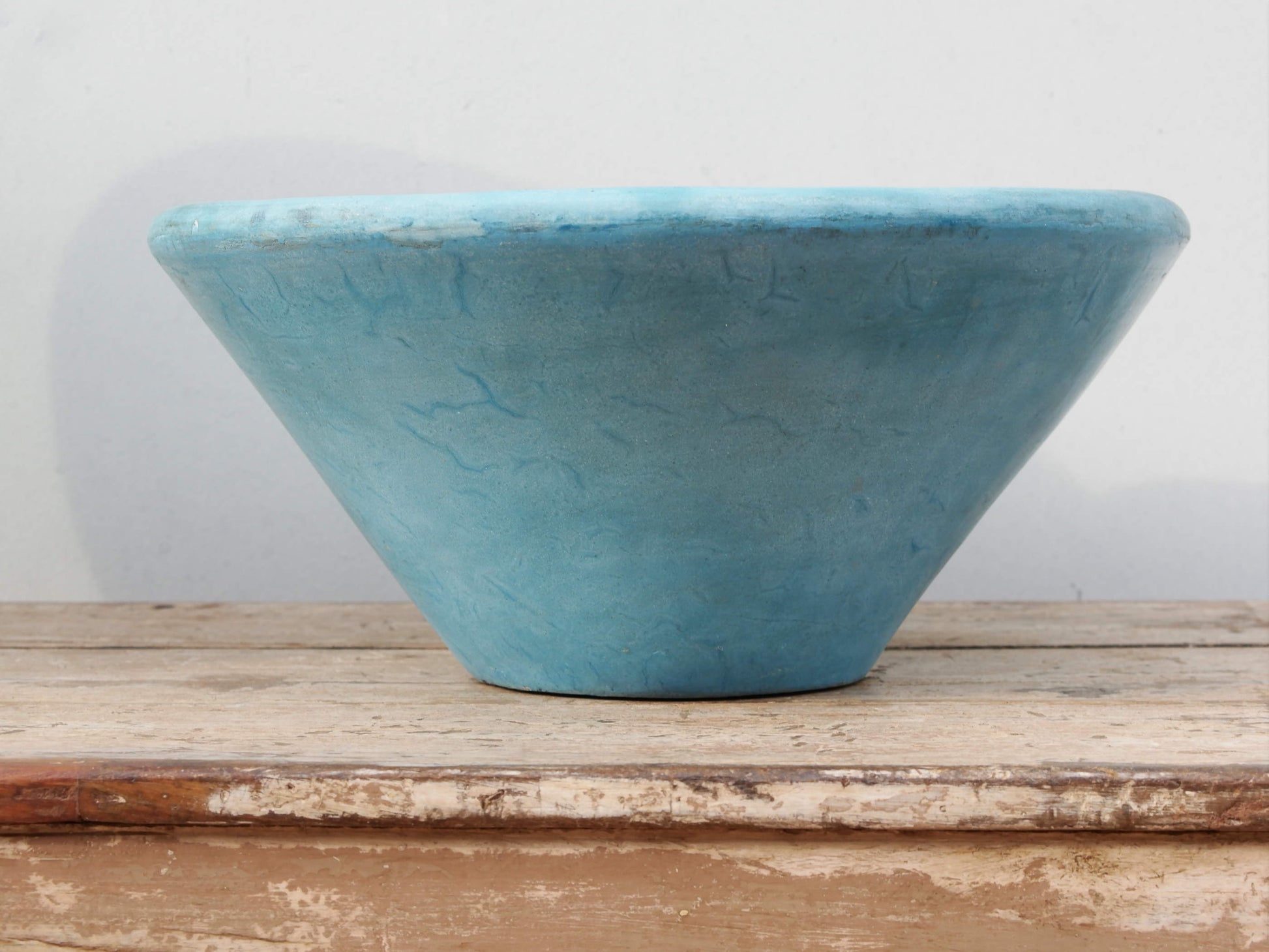 Vaso, ciotola tadelakt, un intonaco di origine marocchina tipico della città di Marrakech, un metodo completamente ecologico basato sull'utilizzo di calce idrata, sapone nero, pigmenti naturali e cere. Dimensioni Diametro 40 h19cm.