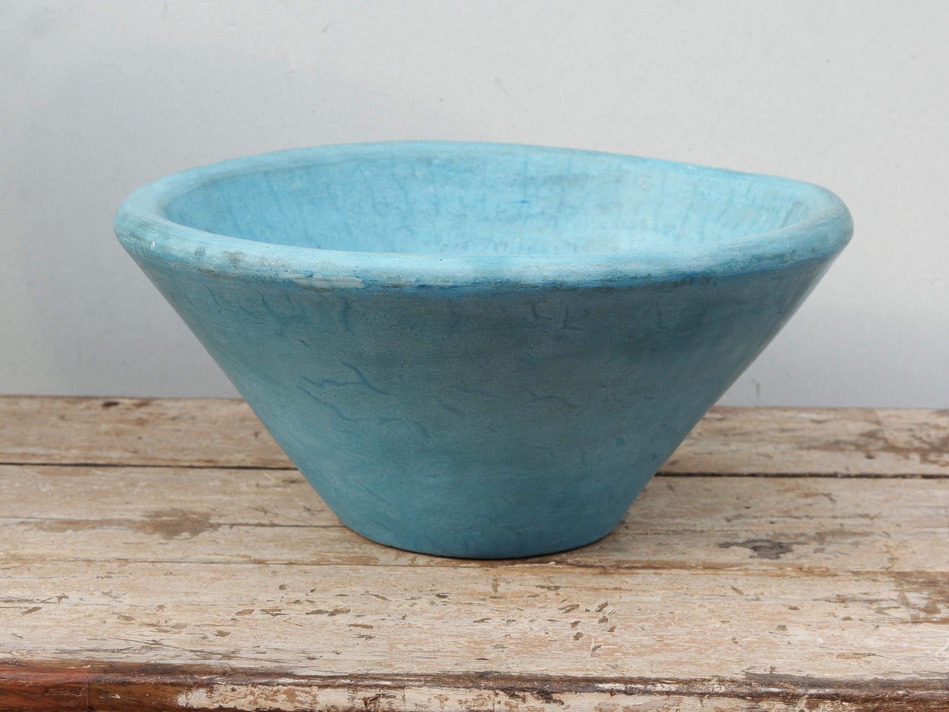 Vaso, ciotola tadelakt, un intonaco di origine marocchina tipico della città di Marrakech, un metodo completamente ecologico basato sull'utilizzo di calce idrata, sapone nero, pigmenti naturali e cere. Dimensioni Diametro 40 h19cm.
