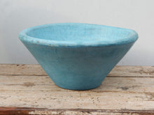 Carica l&#39;immagine nel visualizzatore di Gallery, Vaso, ciotola tadelakt, un intonaco di origine marocchina tipico della città di Marrakech, un metodo completamente ecologico basato sull&#39;utilizzo di calce idrata, sapone nero, pigmenti naturali e cere. Dimensioni Diametro 40 h19cm.