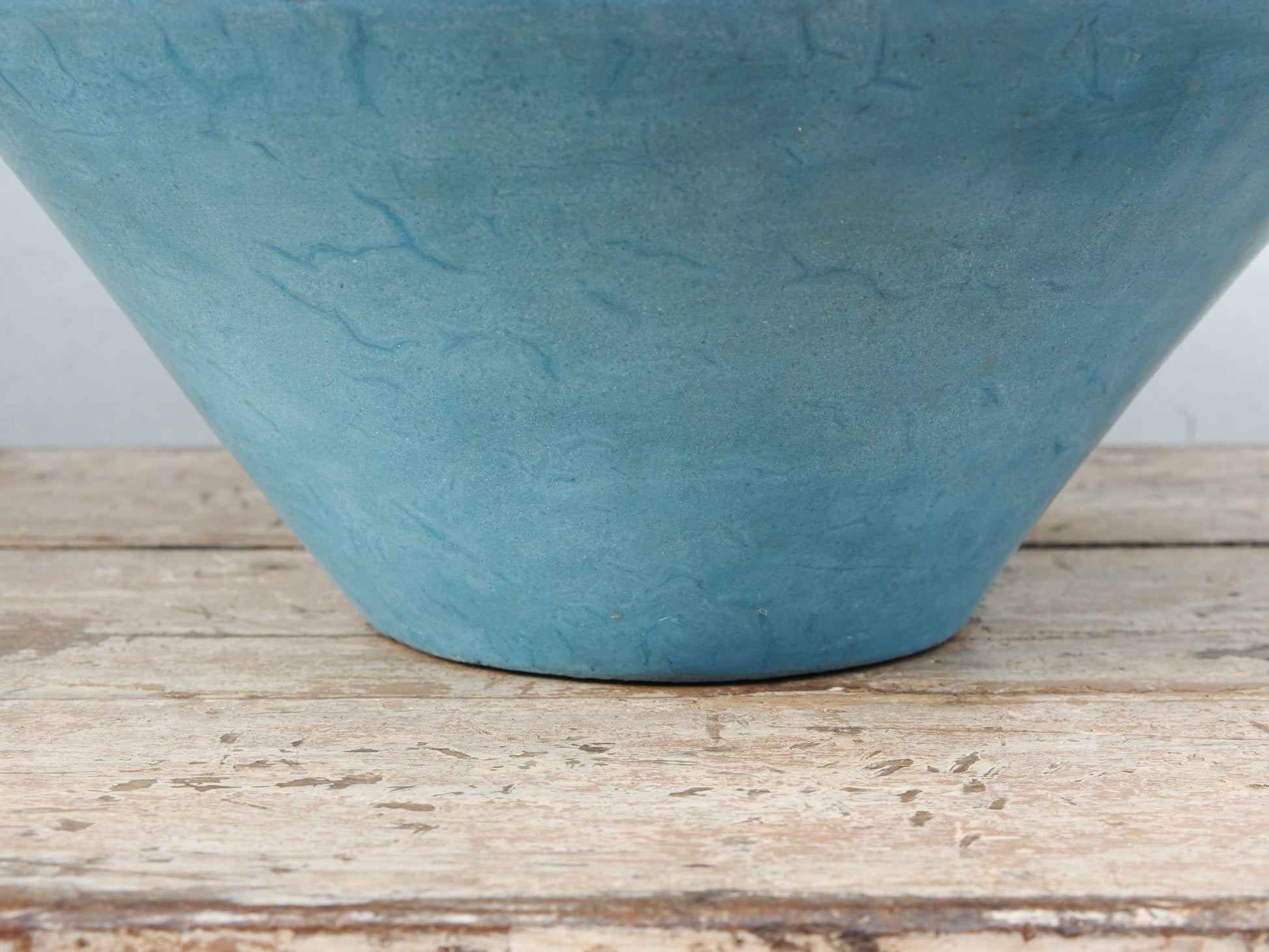Vaso, ciotola tadelakt, un intonaco di origine marocchina tipico della città di Marrakech, un metodo completamente ecologico basato sull'utilizzo di calce idrata, sapone nero, pigmenti naturali e cere. Dimensioni Diametro 40 h19cm.