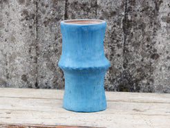 Vaso tadelakt, un intonaco di origine marocchina tipico della città di Marrakech, un metodo completamente ecologico basato sull'utilizzo di calce idrata, sapone nero, pigmenti naturali e cere. Dimensioni Diametro 22 h37cm.