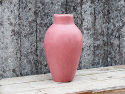 Vaso tadelakt, un intonaco di origine marocchina tipico della città di Marrakech, un metodo completamente ecologico basato sull'utilizzo di calce idrata, sapone nero, pigmenti naturali e cere. Dimensioni Diametro 24 h47cm.
