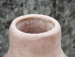 Vaso tadelakt, un intonaco di origine marocchina tipico della città di Marrakech, un metodo completamente ecologico basato sull'utilizzo di calce idrata, sapone nero, pigmenti naturali e cere.Dimensioni Diametro 25 h47cm.