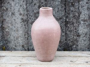 Vaso tadelakt, un intonaco di origine marocchina tipico della città di Marrakech, un metodo completamente ecologico basato sull'utilizzo di calce idrata, sapone nero, pigmenti naturali e cere.Dimensioni Diametro 25 h47cm.