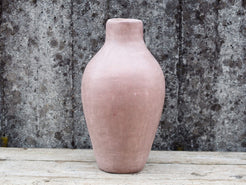 Vaso tadelakt, un intonaco di origine marocchina tipico della città di Marrakech, un metodo completamente ecologico basato sull'utilizzo di calce idrata, sapone nero, pigmenti naturali e cere.Dimensioni Diametro 25 h47cm.