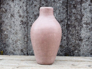 Vaso tadelakt, un intonaco di origine marocchina tipico della città di Marrakech, un metodo completamente ecologico basato sull'utilizzo di calce idrata, sapone nero, pigmenti naturali e cere.Dimensioni Diametro 25 h47cm.