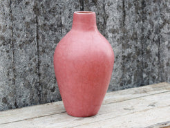 Vaso tadelakt, un intonaco di origine marocchina tipico della città di Marrakech, un metodo completamente ecologico basato sull'utilizzo di calce idrata, sapone nero, pigmenti naturali e cere. Dimensioni Diametro 25 h44cm.